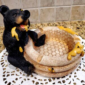 L@@K Black Bear eating Honey from Bee Hive Trinket Dish ~ Cute!